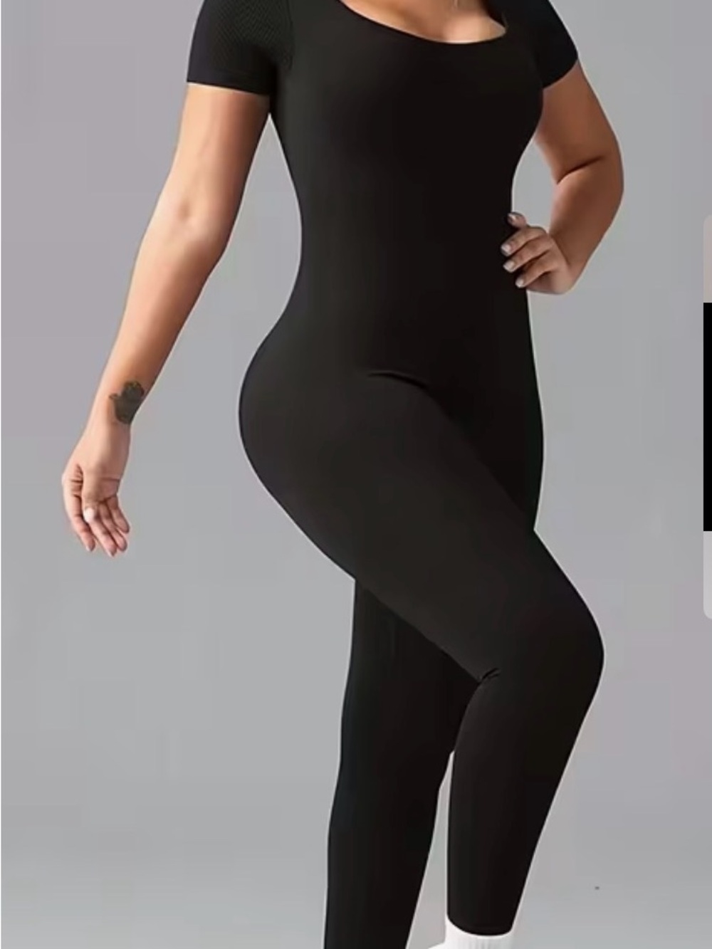 Black Short-Sleeve Slim Jumpsuit OQQ